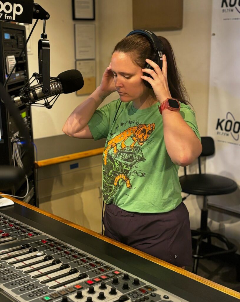 DJ Izdee Jessica Norris Around The Town Sounds