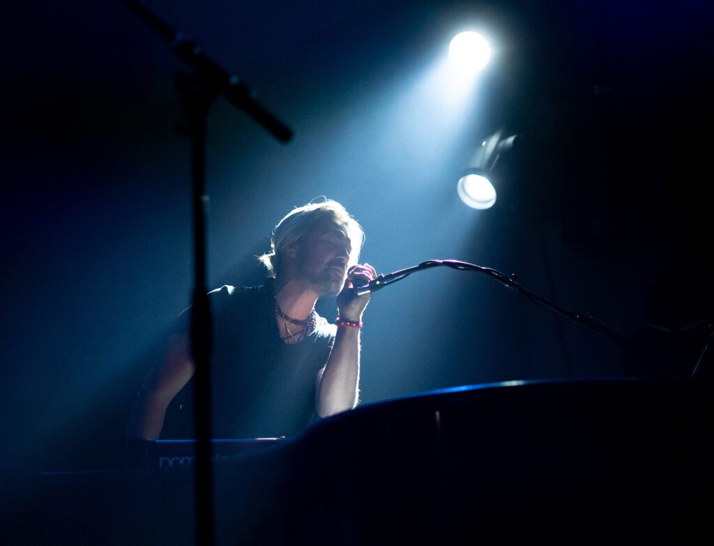 DSC01379 Let the beat MMMMMMMMMMbop: Hanson and Phantom Planet Play Emo's 11.03.2024