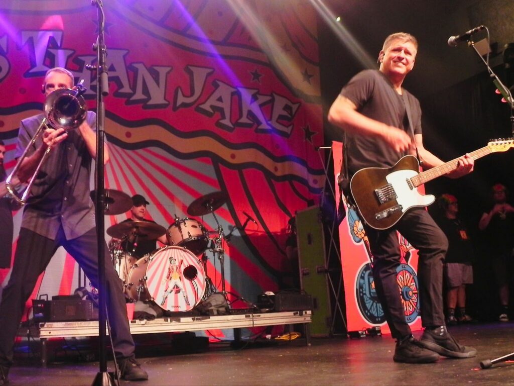 less than jake 2 All my friends are metalheads…