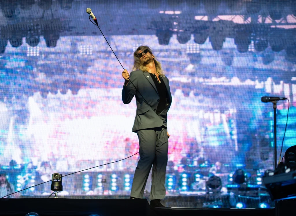 adam mic Listen, now that I’ve got your attention, got to let you know I hate to see you go, now that you’re gone we can enjoy the show