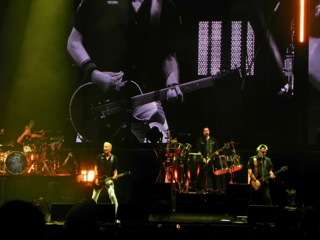 dscn5819 edited Do you still feel part of something loud?